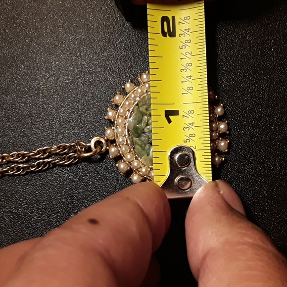 Ornate Vintage Necklace - Gold Tone - Picture 8 of 8